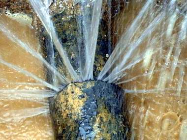 管網(wǎng)漏水.jpg 管網(wǎng)漏水.jpg