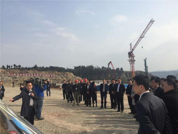 恩陽(yáng)區(qū)教育科技園——領(lǐng)導(dǎo)視察.jpg 恩陽(yáng)區(qū)教育科技園——領(lǐng)導(dǎo)視察.jpg